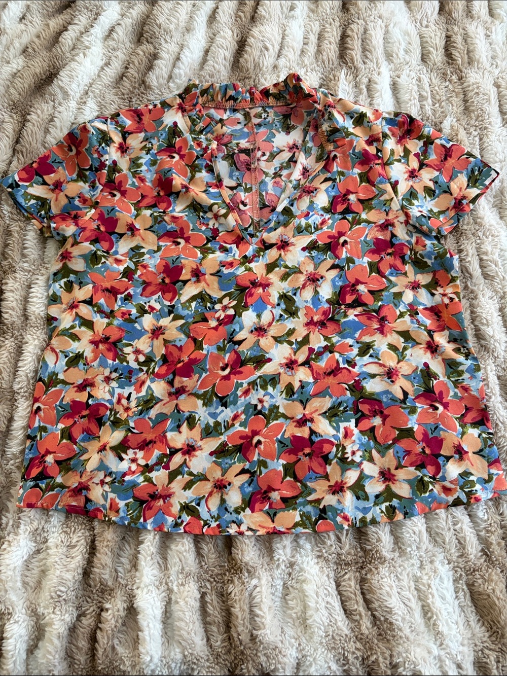 SHEIN Coral & Blue Floral V-Neck Short Sleeve Top